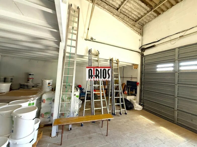 Local d’activités dans La Garde à louer - Photo intérieure – Image 3 sur 9