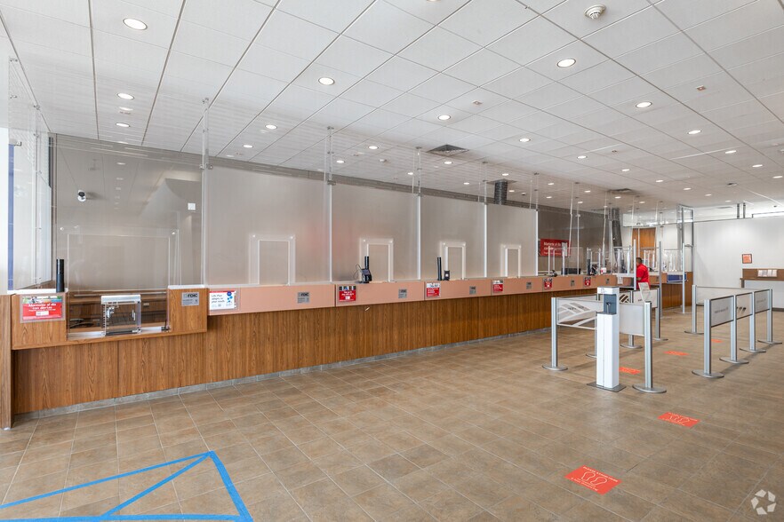 60 Hempstead Ave, West Hempstead, NY à louer - Photo intérieure – Image 2 sur 22