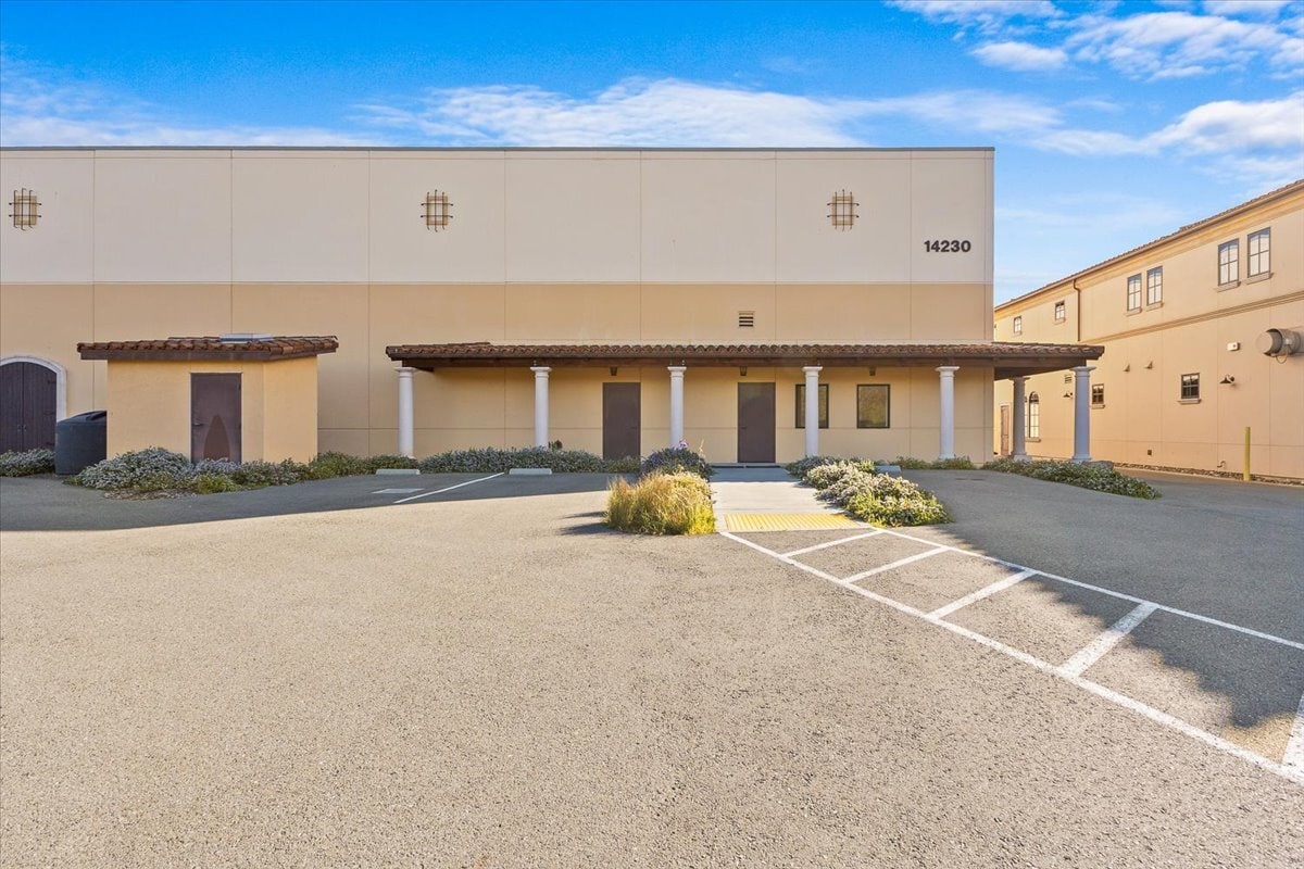 14210 Bacchus Landing Way, Healdsburg, CA à louer Photo principale– Image 1 sur 2