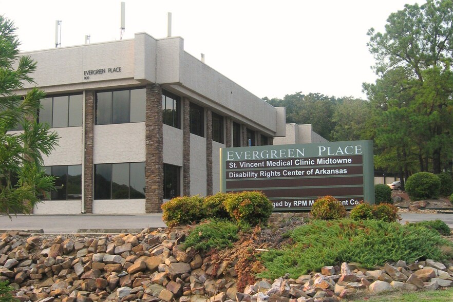1100 N University Ave, Little Rock, AR à louer - Photo de l’immeuble – Image 2 sur 4