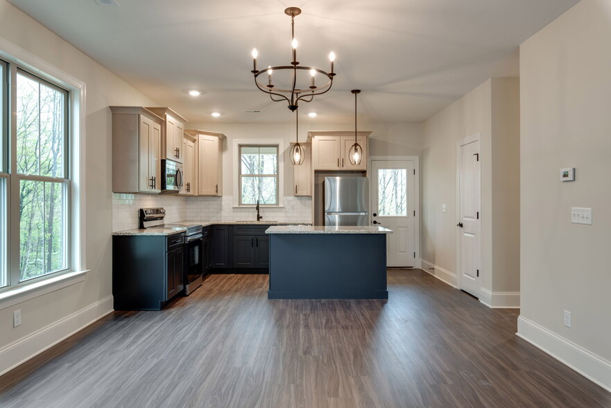 16 Luxury Townhomes in Cleveland, TN portefeuille de 4 biens à vendre sur LoopNet.fr - Photo de l’immeuble – Image 2 sur 20