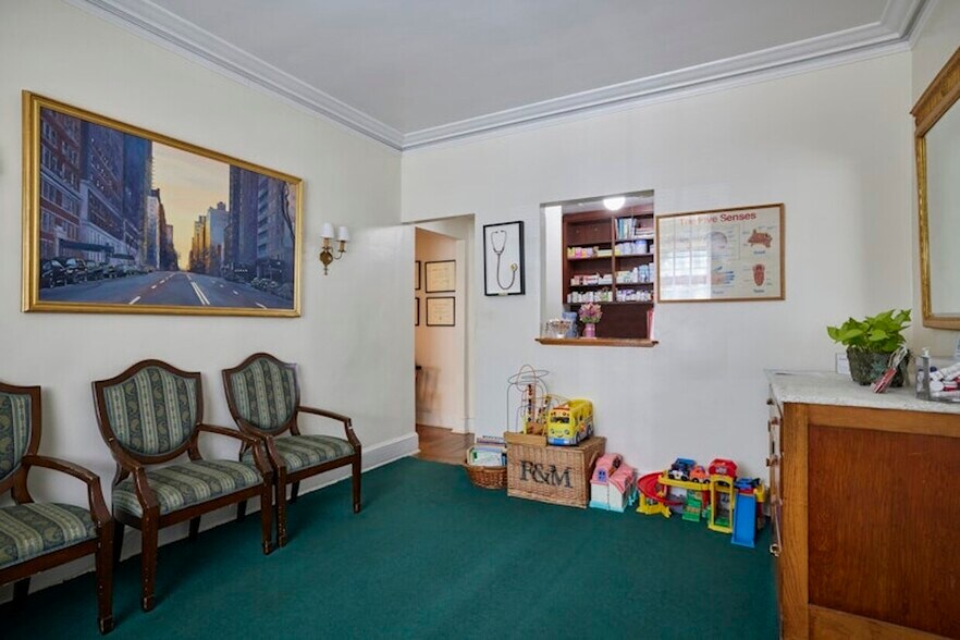 115 E 67th St, New York, NY à vendre - Photo de l’immeuble – Image 1 sur 5