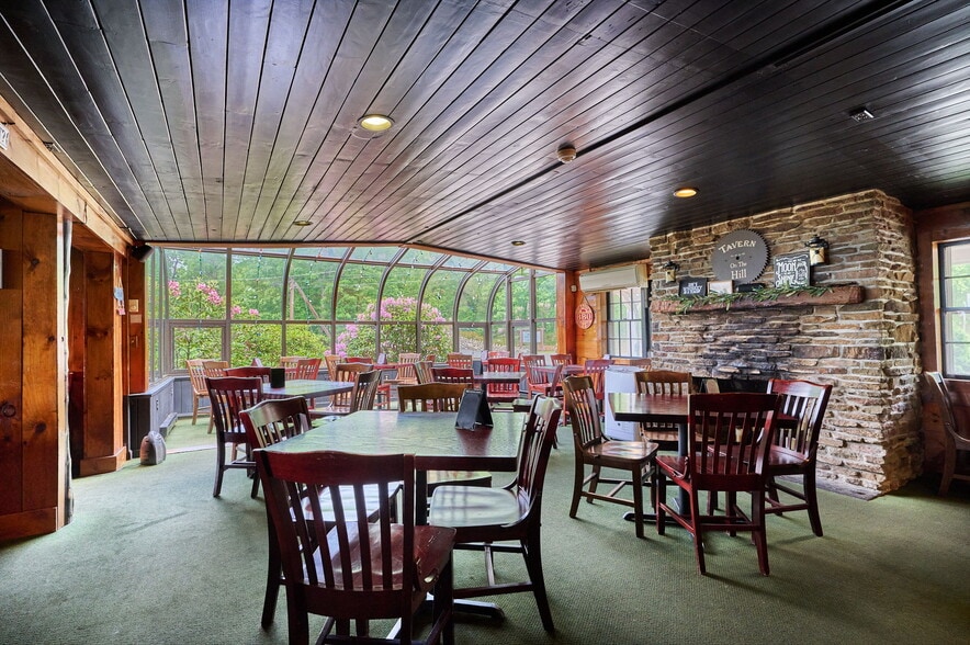 100 Mountain Rd, Easthampton, MA à vendre - Photo de l’immeuble – Image 3 sur 24