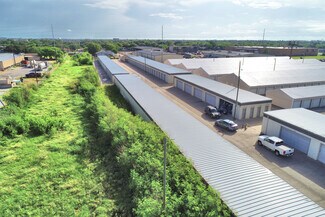 Plus de détails pour 5849 Holly Rd, Corpus Christi, TX - Spécialisé à vendre
