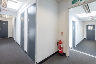 44-46 Terrace Rd, Walton On Thames à louer Photo intérieure– Image 1 sur 2