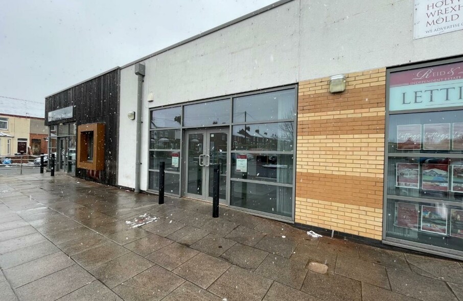 1-4 Fron Rd, Deeside à vendre - Photo principale – Image 1 sur 2