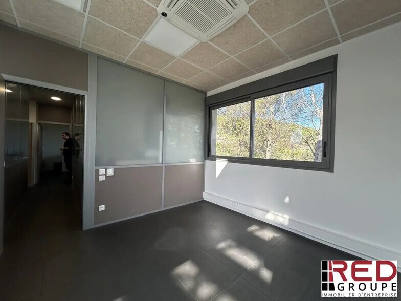 Bureau dans Gardanne à louer - Photo intérieure – Image 3 sur 10