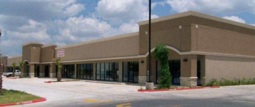 568 Springmart Blvd, Brownsville, TX à louer Photo de l’immeuble– Image 1 sur 5
