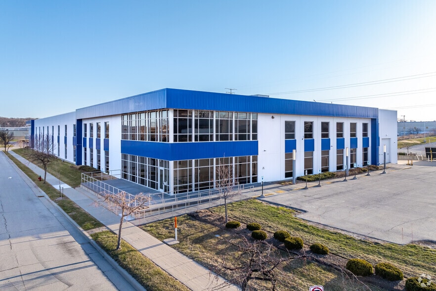 7900 N 86th St, Milwaukee, WI à louer - Photo principale – Image 1 sur 14