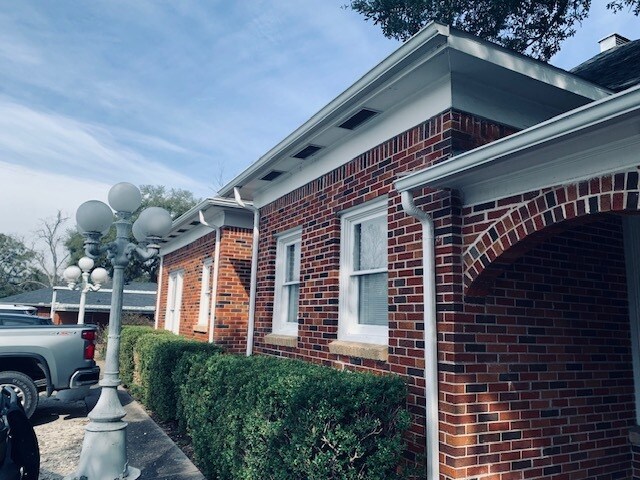 717 E 1st St, Humble, TX à vendre - Photo de l’immeuble – Image 3 sur 45
