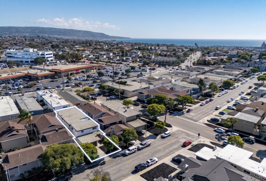 1304 Amethyst St, Redondo Beach, CA à vendre - Photo de l’immeuble – Image 2 sur 6