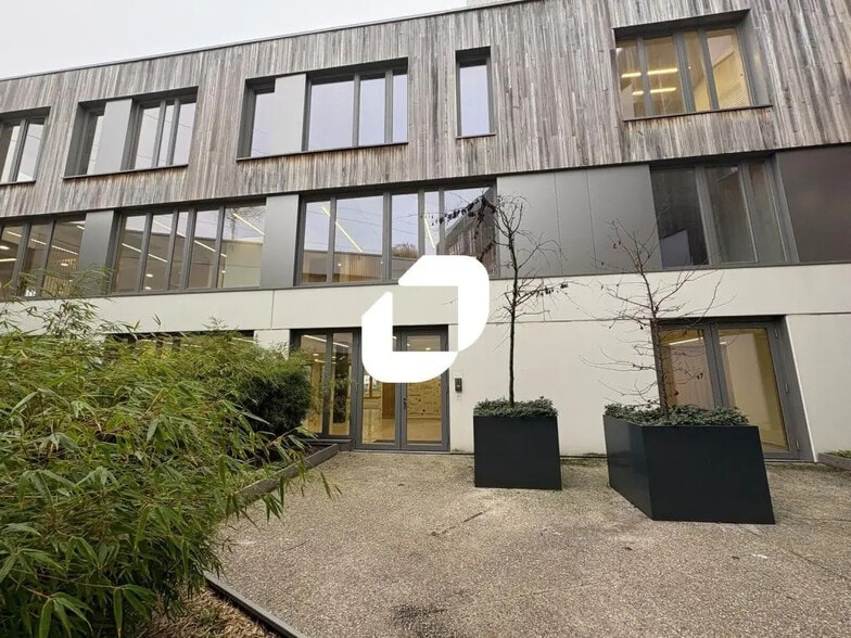 Boulevard De Tournai, Lezennes à louer - Photo de l’immeuble – Image 3 sur 21