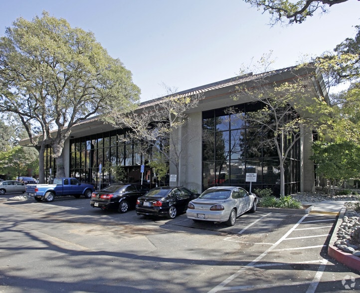 4330 Auburn Blvd, Sacramento, CA à vendre - Photo de l’immeuble – Image 2 sur 14