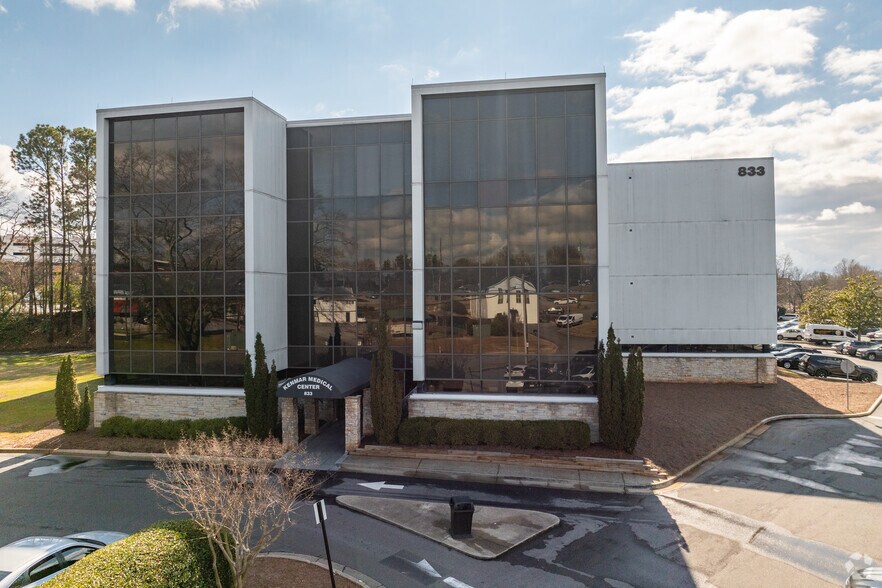 833 Campbell Hill St NW, Marietta, GA à louer - Photo principale – Image 1 sur 7
