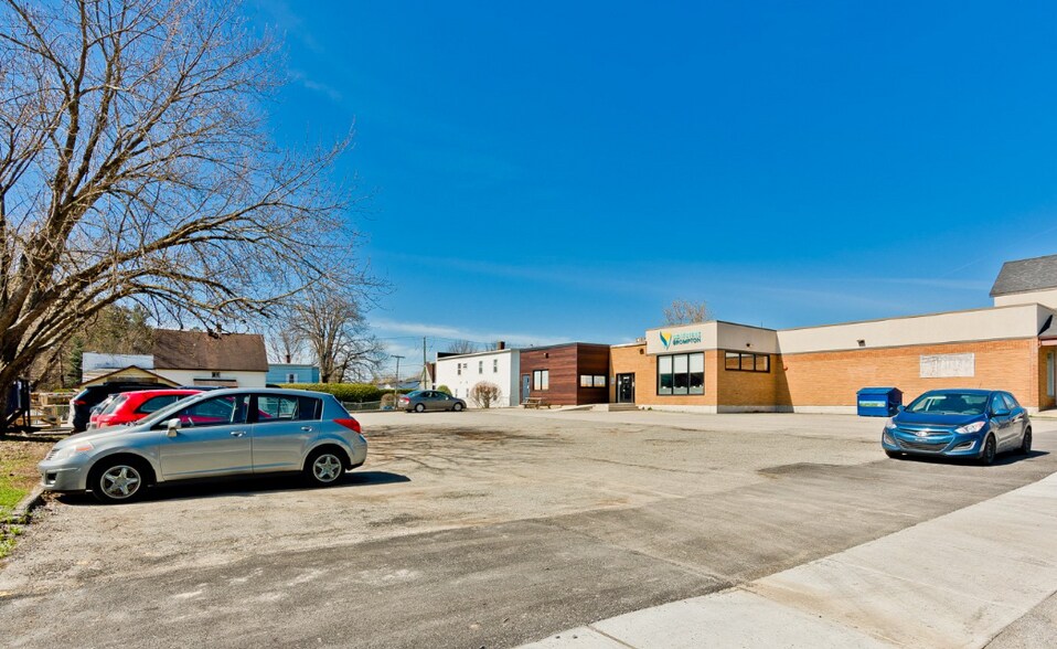 22 Rue Saint-Joseph, Sherbrooke, QC à louer - Photo de l’immeuble – Image 2 sur 14