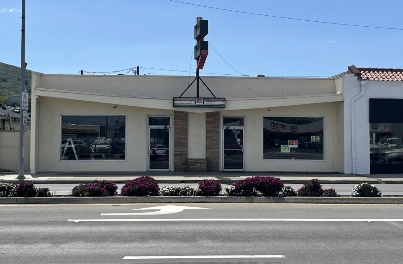 208-210 E Ocean Ave, Lompoc, CA à vendre Photo de l’immeuble– Image 1 sur 12