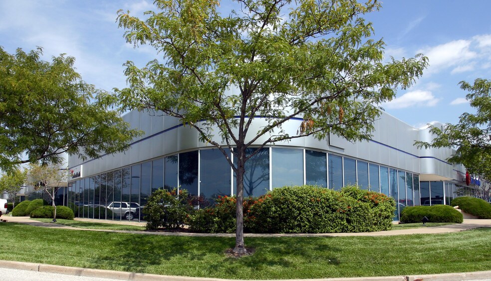 1901 Belt Way Dr, Overland, MO à louer - Photo de l’immeuble – Image 3 sur 7