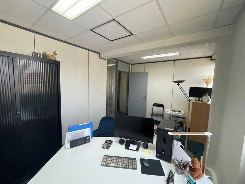 Bureau dans Compiègne à louer - Photo de l’immeuble – Image 1 sur 6