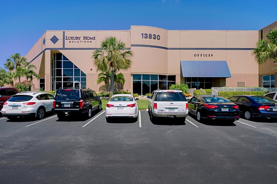 13830 Jetport Commerce Pky, Fort Myers, FL à louer - Autre – Image 2 sur 37