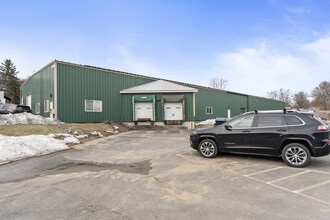 27 Kent St, Ballston Spa, NY à louer Photo de l’immeuble– Image 1 sur 4