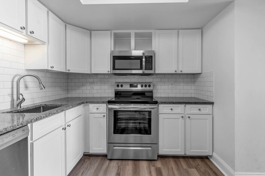6551 E Quaker St, Orchard Park, NY à vendre - Photo de l’immeuble – Image 2 sur 11