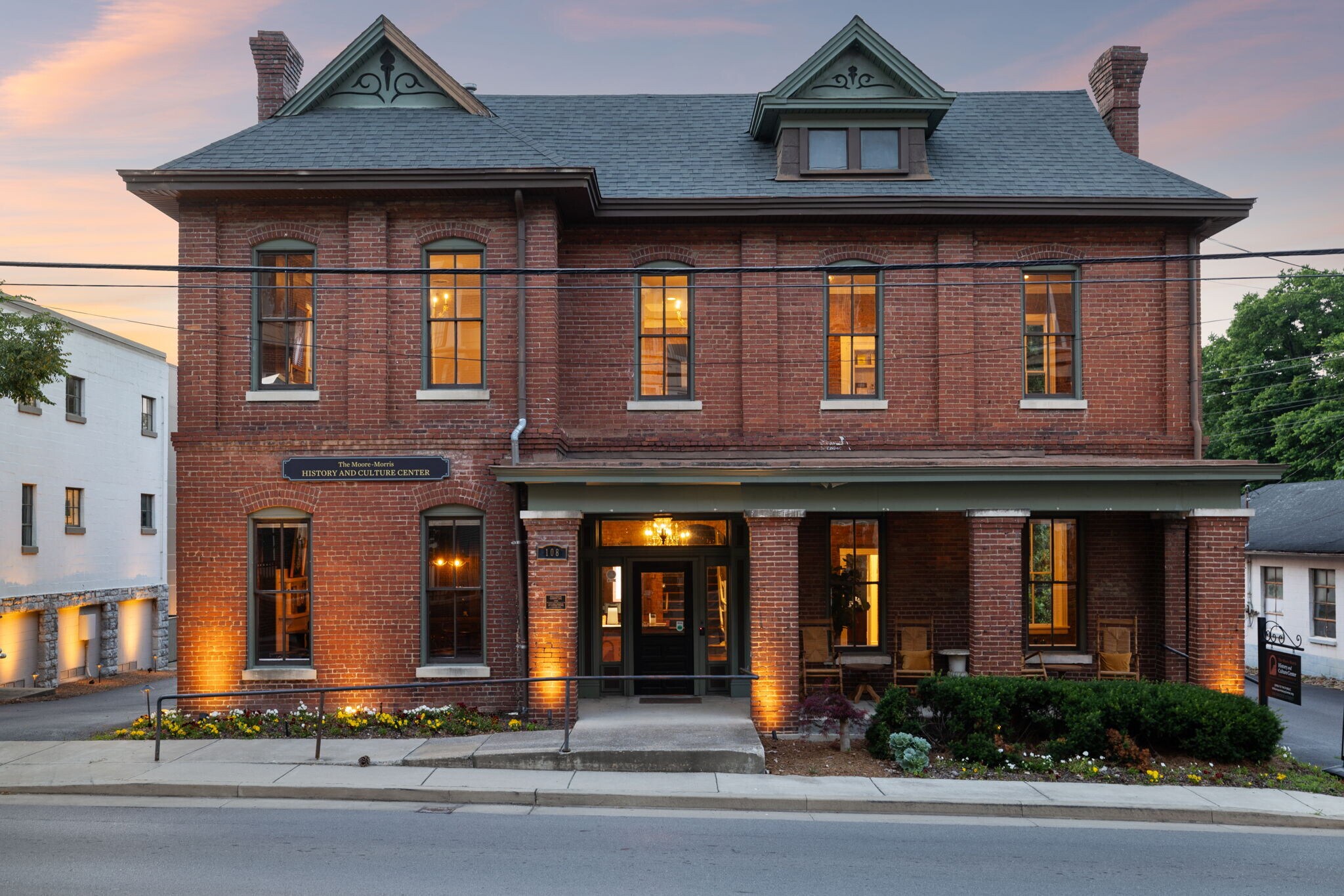 108 Bridge St, Franklin, TN à vendre Photo principale– Image 1 sur 60