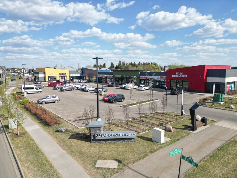3723B 8 Av SW, Edmonton, AB à louer - Photo de l’immeuble – Image 2 sur 8