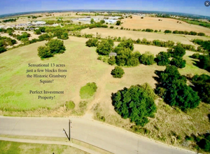 511 E Moore St, Granbury, TX - VUE AÉRIENNE  vue de carte