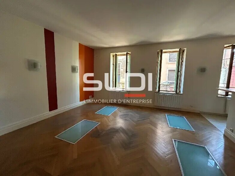 Bureau dans Villefranche-sur-Saône à louer - Photo de l’immeuble – Image 3 sur 8