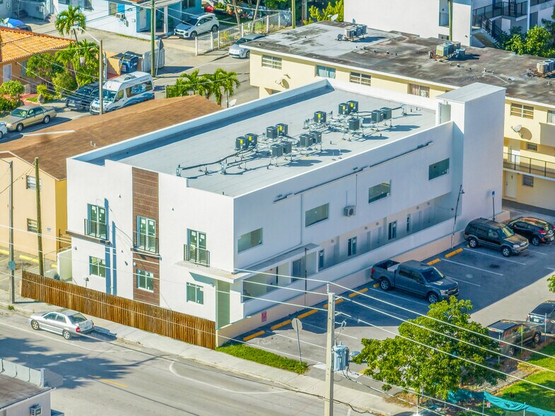1567 NW 1st St, Miami, FL à vendre - Photo de l’immeuble – Image 3 sur 49