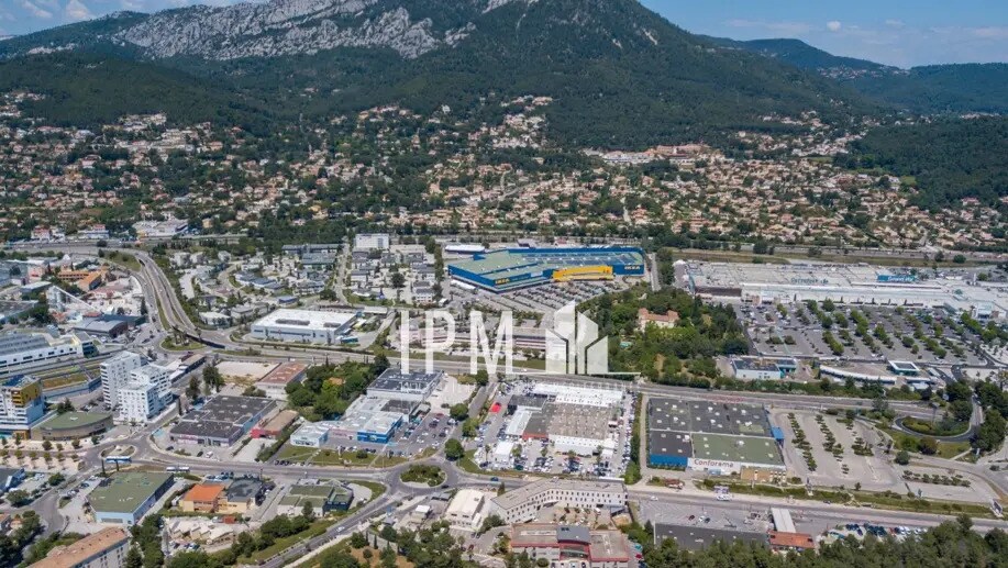 Local commercial dans La Valette-du-Var à louer - Photo de l’immeuble – Image 2 sur 6