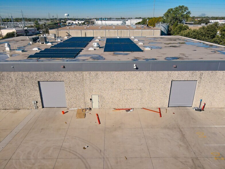 2125 Vanco Dr, Irving, TX à louer - Photo de l’immeuble – Image 3 sur 19