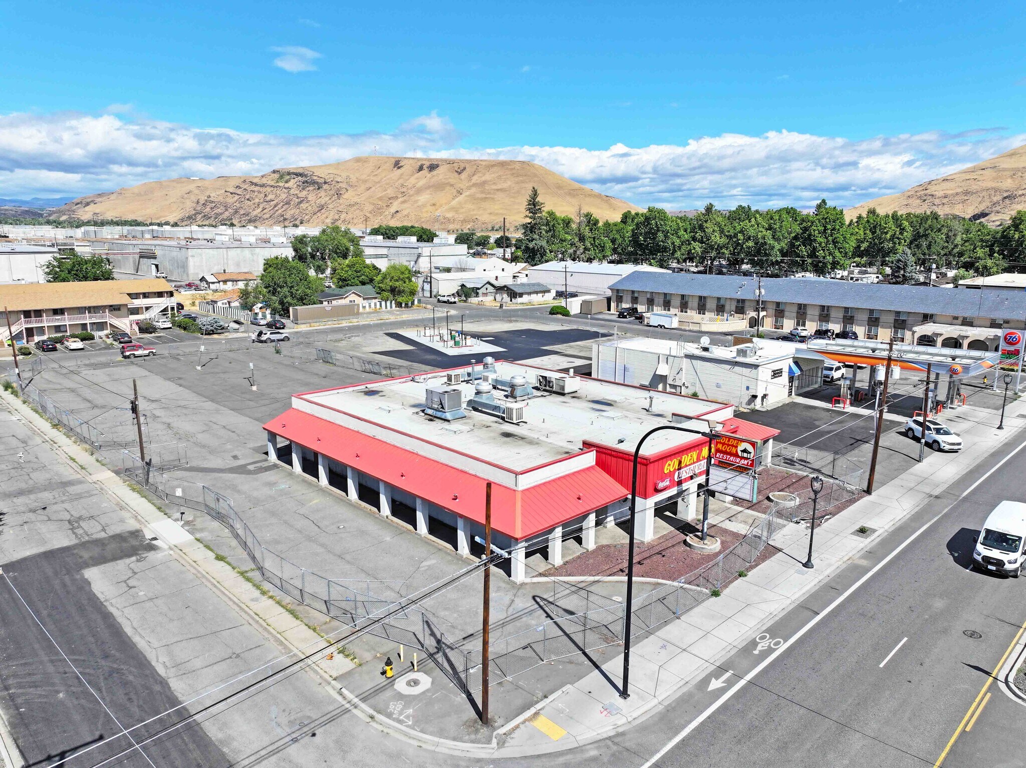 1406 N 1st St, Yakima, WA à vendre Photo de l’immeuble– Image 1 sur 17