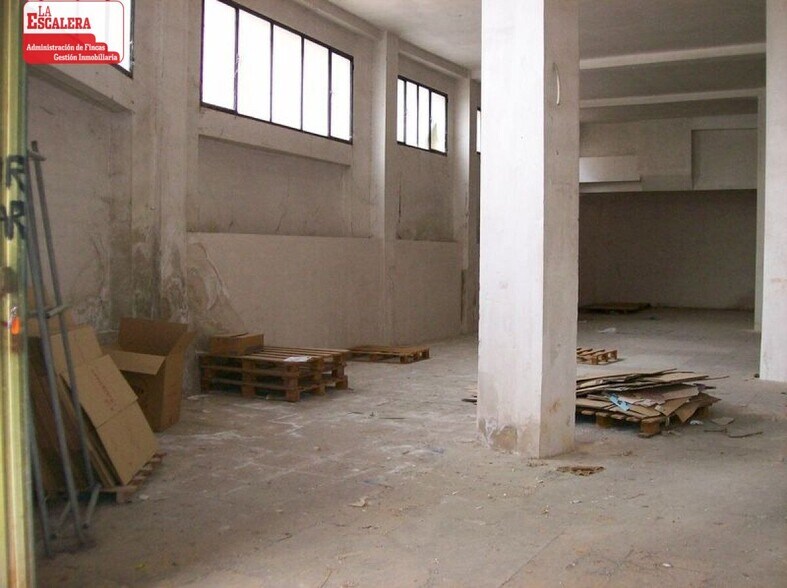 Immeuble residentiel dans Onil, Alicante à vendre - Photo intérieure – Image 2 sur 3