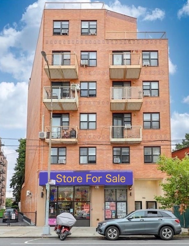 366 Kings Hwy, Brooklyn, NY 11223 - Lot 1 -  - Photo intérieure - Image 1 of 9