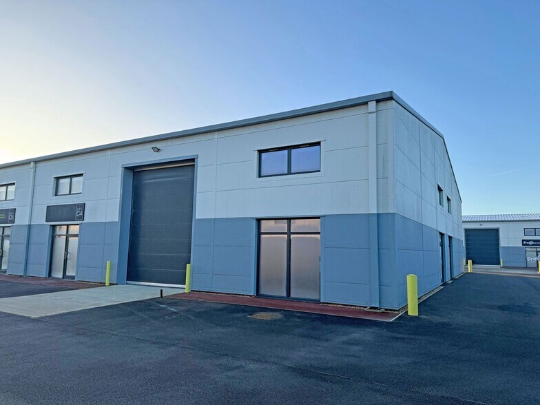 Diamond Dr, Hailsham à louer - Photo de l’immeuble – Image 2 sur 4