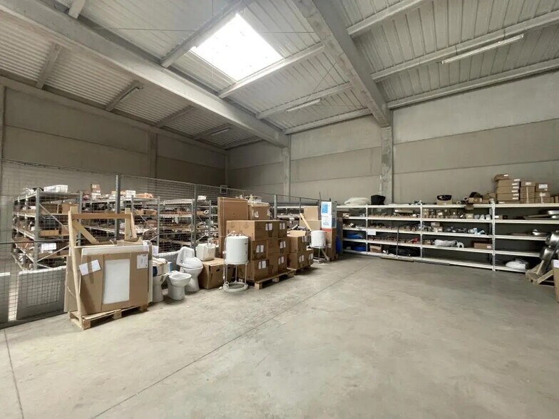 Industriel/Logistique dans Rouvroy à louer - Photo intérieure – Image 2 sur 8