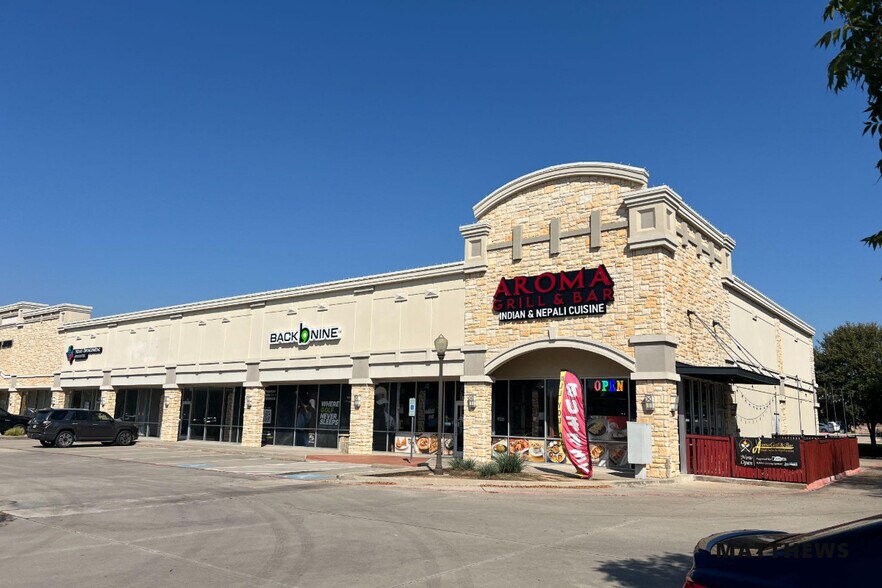 721 Keller Pky, Keller, TX à louer - Photo de l’immeuble – Image 3 sur 5