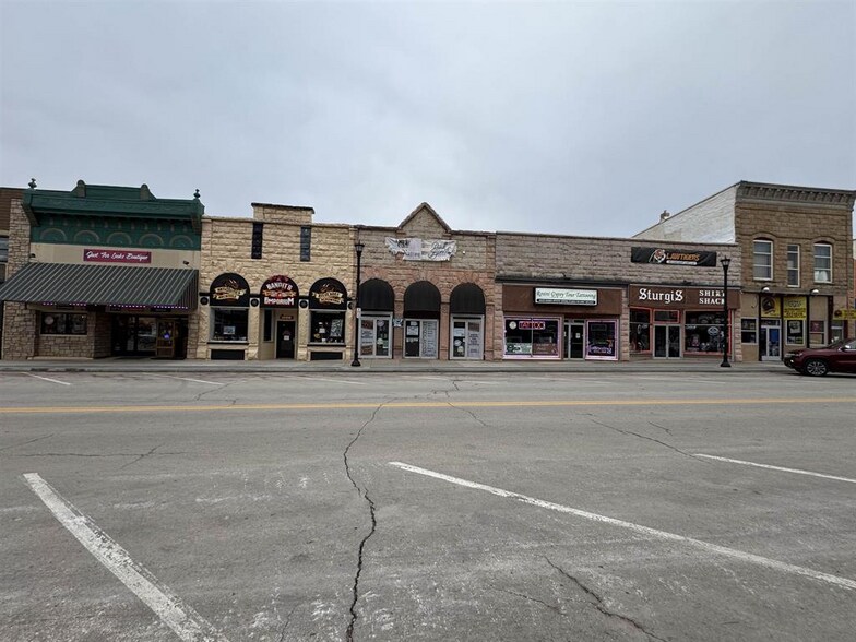 1012 Main St, Sturgis, SD à vendre - Photo de l’immeuble – Image 3 sur 8