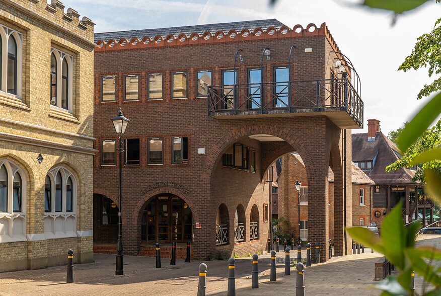 Swan St, Isleworth à vendre - Photo de l’immeuble – Image 3 sur 45