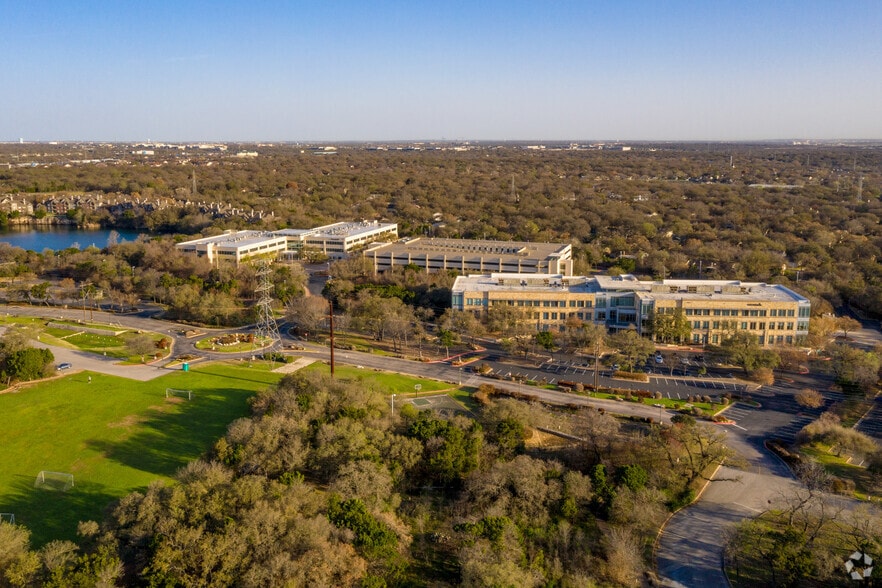 10900 Stonelake Blvd, Austin, TX à louer - Aérien – Image 3 sur 16