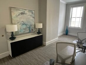 12 W Madison St, Baltimore, MD à louer Photo de l’immeuble– Image 1 sur 3