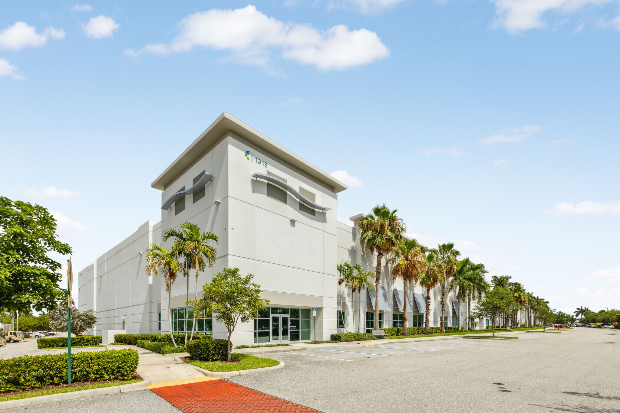 1315 N Jog, West Palm Beach, FL à louer Photo principale– Image 1 sur 11