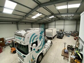 Local d’activités dans Goussainville à louer Photo intérieure– Image 2 sur 13