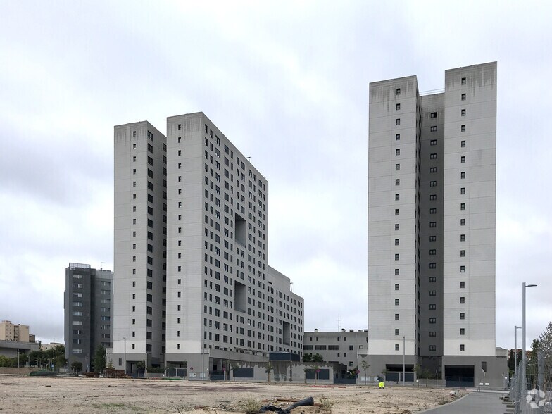 Avenida Constitución, 85, Coslada, Madrid à vendre - Photo de l’immeuble – Image 3 sur 4