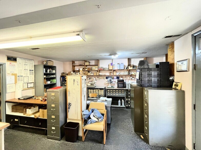 16321 Rockside Rd, Maple Heights, OH à louer - Photo de l’immeuble – Image 3 sur 8