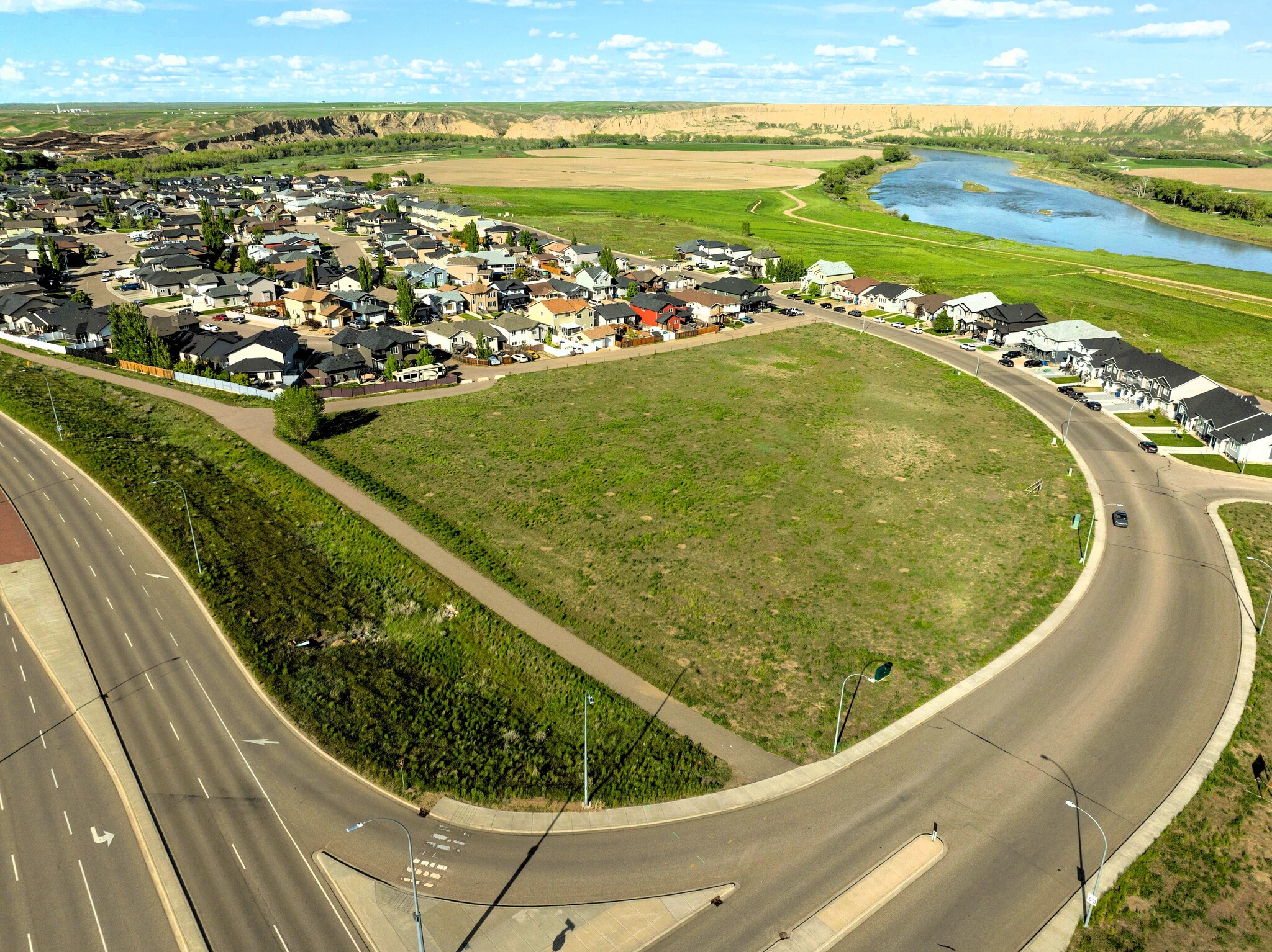 48 Ranchlands Boulevard Northeast, Medicine Hat, AB à vendre Aérien– Image 1 sur 8