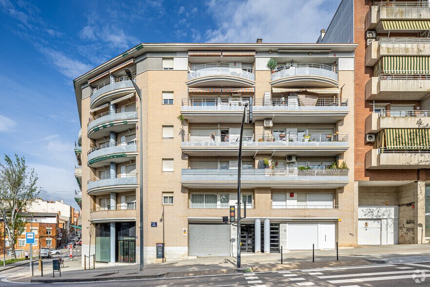 Immeuble residentiel dans Terrassa, Barcelona à vendre - Photo de l’immeuble – Image 2 sur 4