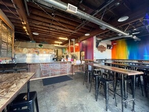 696 Randolph Ave, Costa Mesa, CA à louer Photo intérieure– Image 2 sur 4