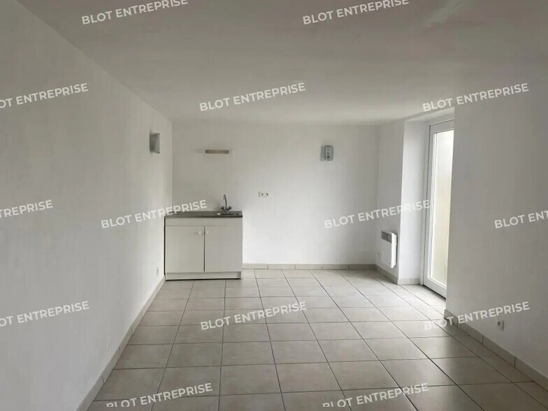 15 Rue Des Chevrins, Lanvallay à louer - Photo de l’immeuble – Image 1 sur 9